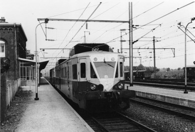AW-X0010 - Quévy entre 1963 et 1969 - train 2680 Quévy-Feigniers - M. THIBAU.jpg
